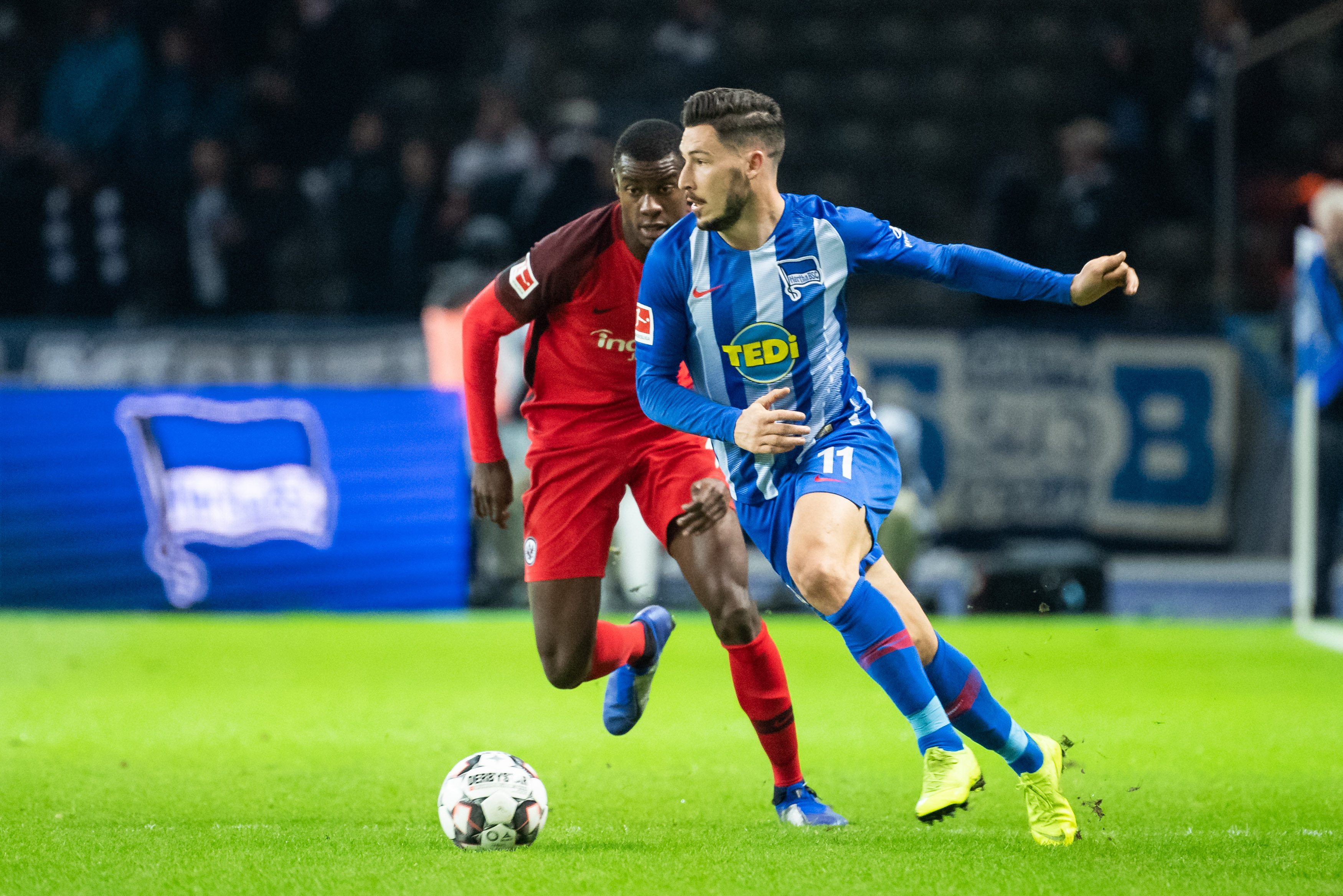 他们利用烟 他们利用烟