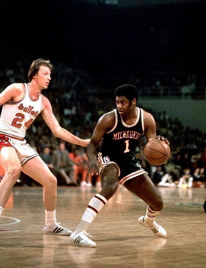 两位年轻选 两位年轻选