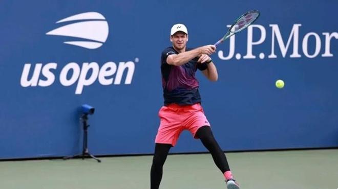 [高尔夫]捷尼赛思邀请赛罗杰斯夺取领先 阿伯格一杆进洞.