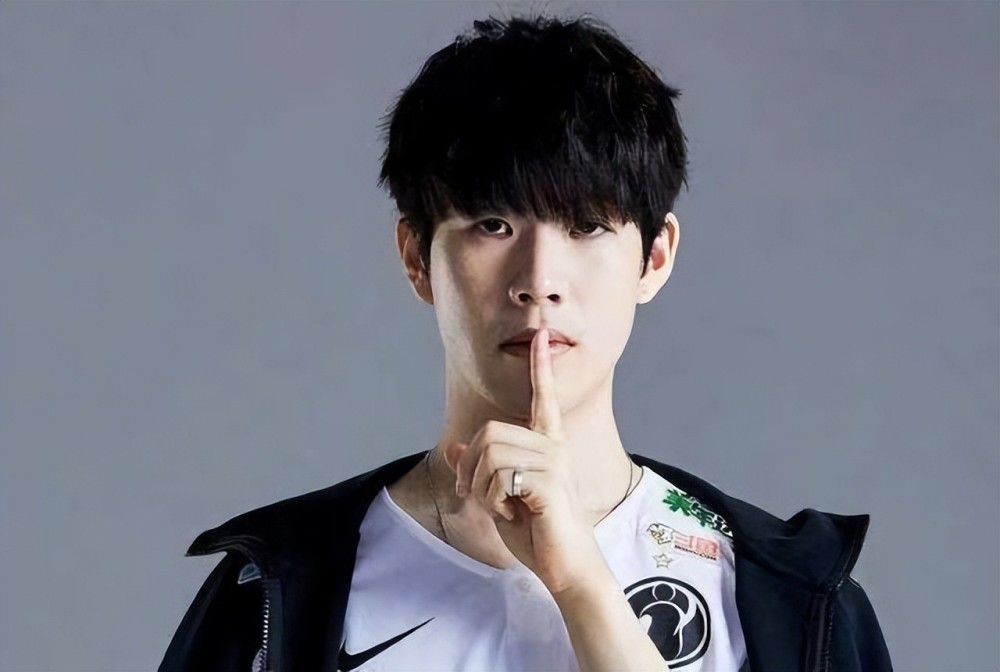 WE与教练正式解约